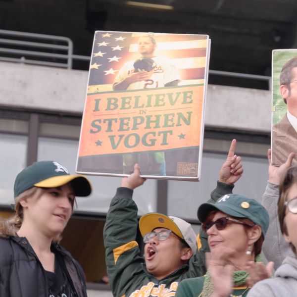 Fan holding Stephen Vogt sign