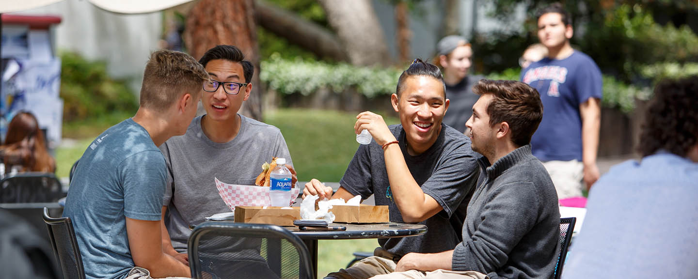 Choosing the Right College Dining Plan